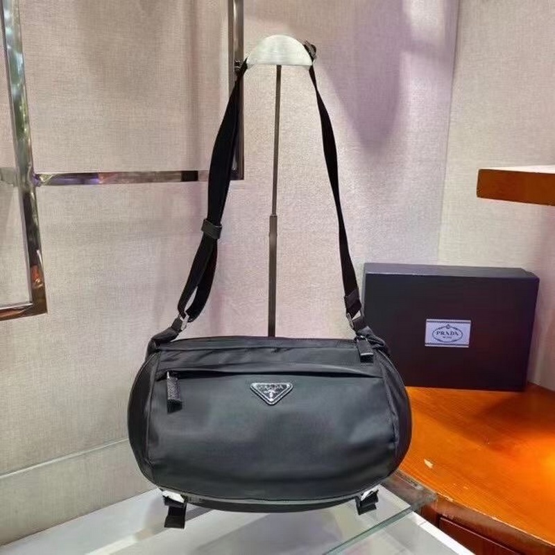 プラダ メッセンジャーバッグ メッセンジャーバッグ PRADA(プラダ) メンズ - 海外通販のBUYMA